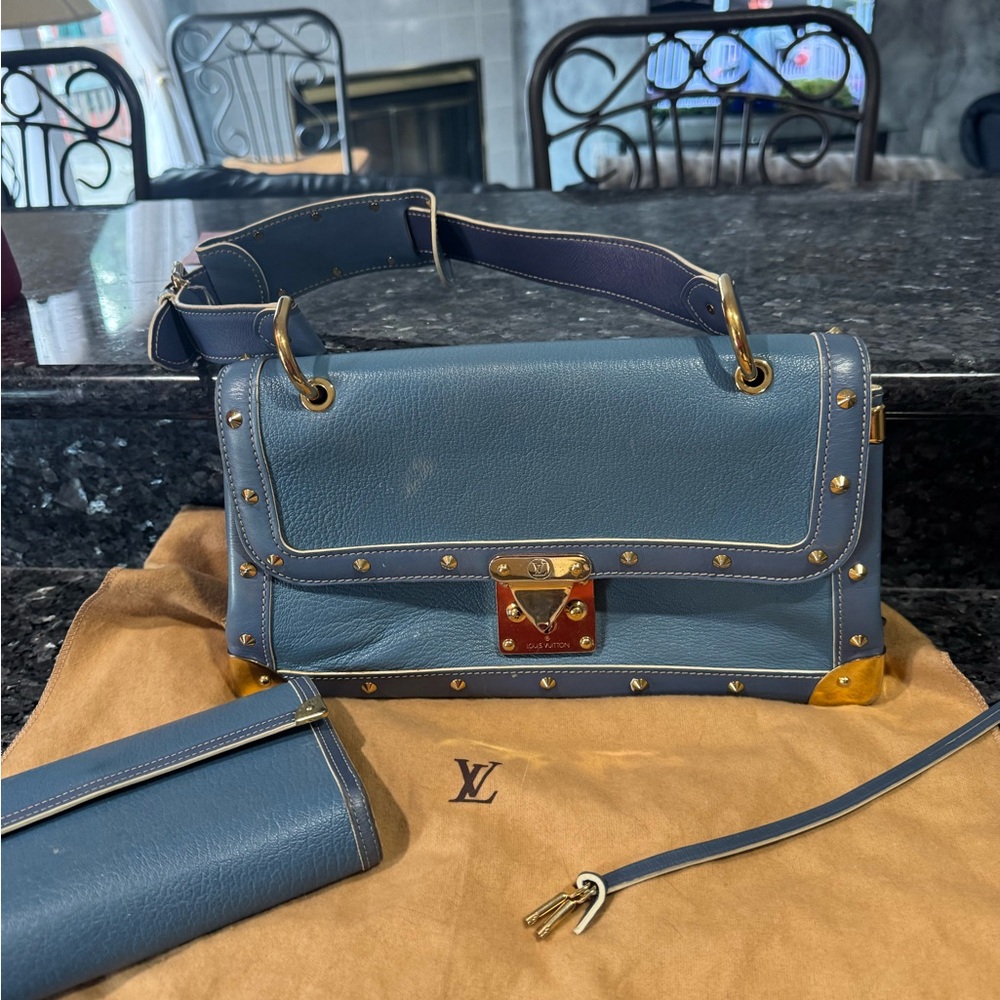 Louis Vuitton Blue Shoulder Bag with Monogram Canvas